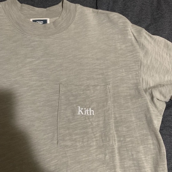KITH Mock Neck JFK Pocket Tee Box Logo Size Small. Light Tan - Picture 2 of 3
